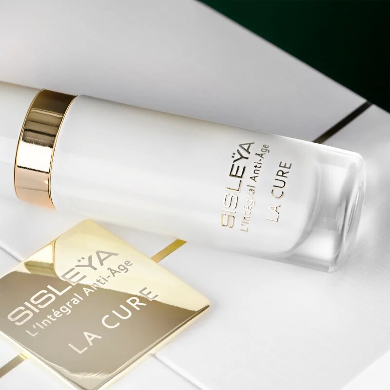 Sisley L'Integral Anti-Age La Cure Set tratament intensiv 4 saptamani pentru un aspect intinerit 4x10 ml