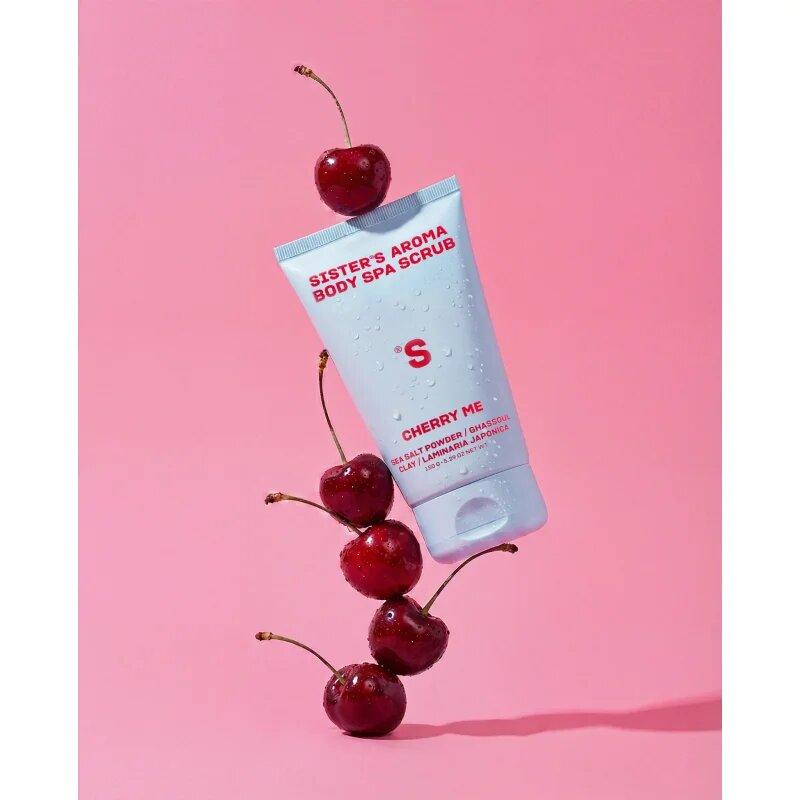 Sister's Aroma Body Spa Scrub Cherry Me exfoliant pentru corp 150 g