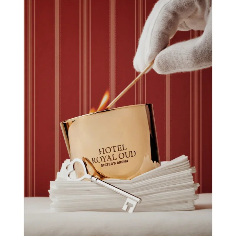 Sister's Aroma Hotel Royal Oud lumânare parfumată 150 g