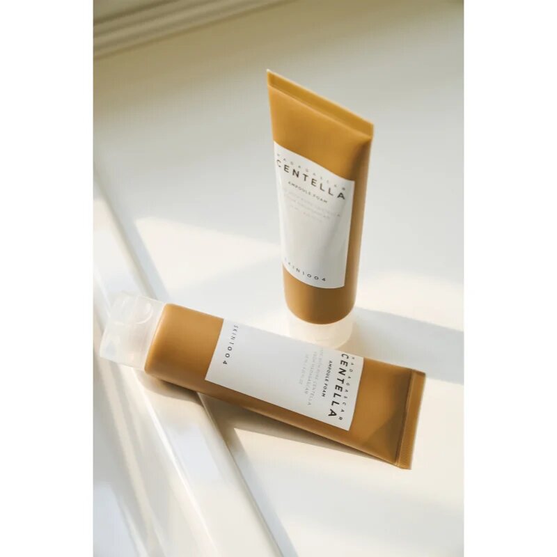SKIN1004 Madagascar Centella Ampoule Foam spuma demachianta cu o textura cremoasa pentru piele sensibilă 125 ml