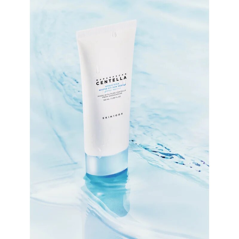 SKIN1004 Madagascar Centella Hyalu-Cica Water-Fit Sun Serum ser protector cu efect de hidratare SPF 50+ 100 ml