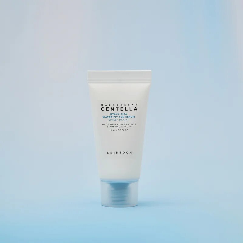 SKIN1004 Madagascar Centella Hyalu-Cica Water-Fit Sun Serum ser protector cu efect de hidratare SPF 50+ 15 ml