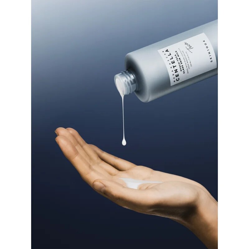 SKIN1004 Madagascar Centella Hyalu-Teca Glass Skin Milk loțiune tonică cu lapte pentru luminozitate si hidratare 210 ml