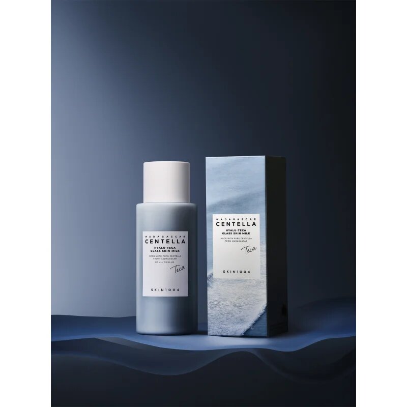 SKIN1004 Madagascar Centella Hyalu-Teca Glass Skin Milk loțiune tonică cu lapte pentru luminozitate si hidratare 210 ml