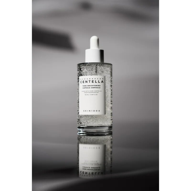 SKIN1004 Madagascar Centella Tone Brightening Capsule Ampoule ser hidratant pentru strălucirea și netezirea pielii 100 ml