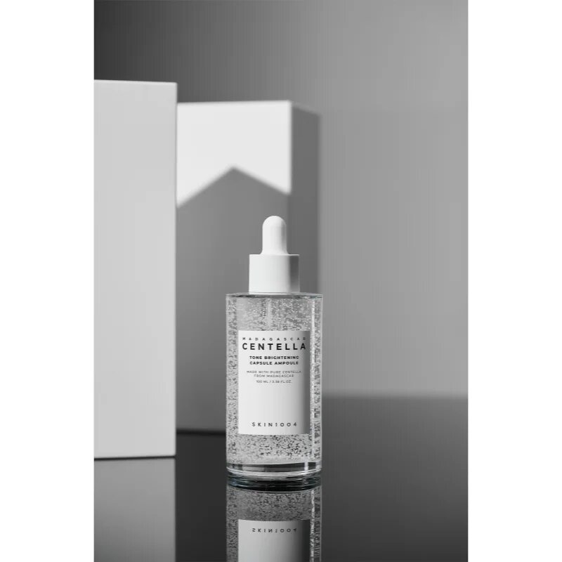 SKIN1004 Madagascar Centella Tone Brightening Capsule Ampoule ser hidratant pentru strălucirea și netezirea pielii 100 ml