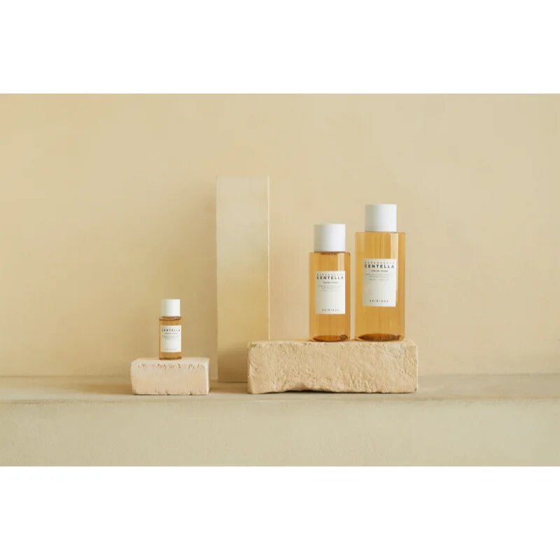 SKIN1004 Madagascar Centella Toning Toner tonic exfoliant delicat pentru piele sensibilă 30 ml