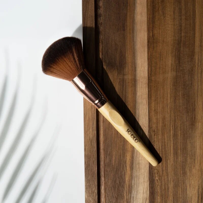 So Eco Bronzer Brush pensula pentru bronzer cu peri hipoalergenici 1 buc