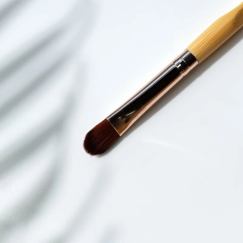 So Eco Eye Shading Brush pensula pentru fard de ochi 1 buc
