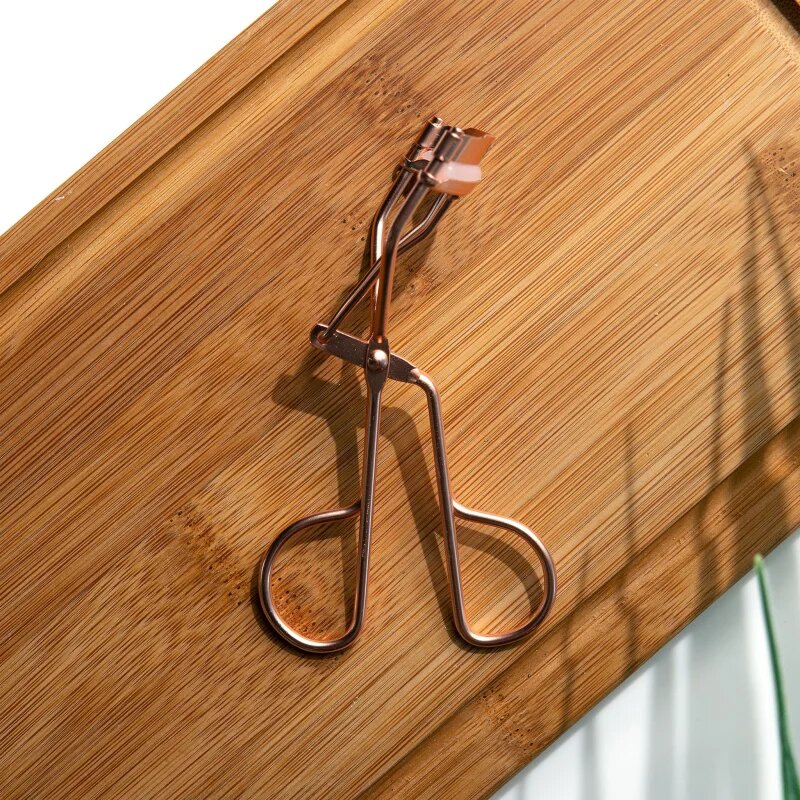 So Eco Lash Curler cleste pentru curbarea genelor 1 buc