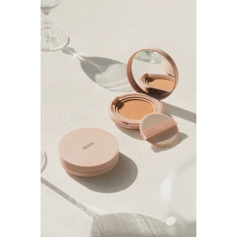 thim Luminous Skin Cushion burete cu machiaj de lungă durată pentru luminozitate si hidratare culoare 23 Natural Beige 15 g
