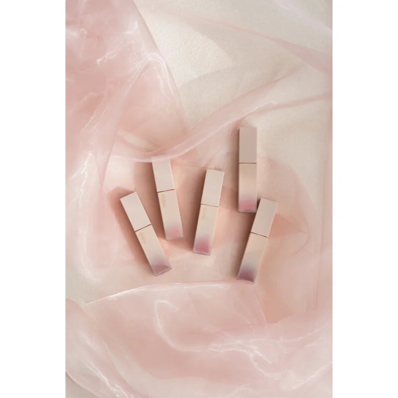 thim Satin Lip Glaze luciu de buze rezistent cu efect de hidratare culoare 03 Fig Noir 6 g