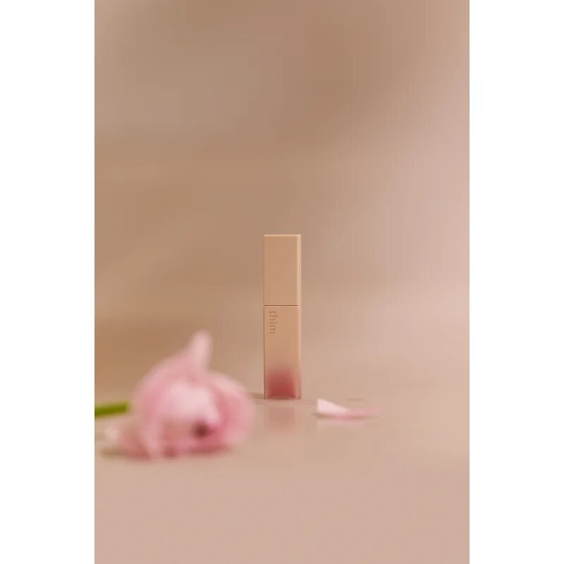 thim Satin Lip Glaze luciu de buze rezistent cu efect de hidratare culoare 04 Blushed 6 g