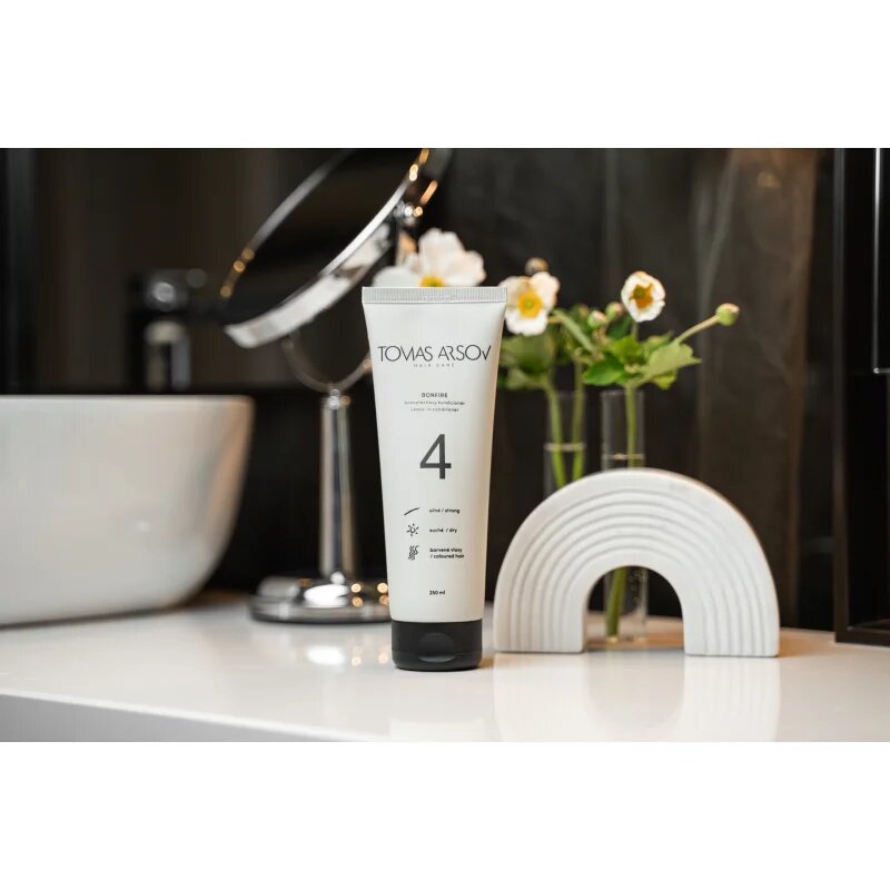 Tomas Arsov Bonfire Leave On Conditioner balsam hranitor fara clatire pentru par fin degradat 250 ml