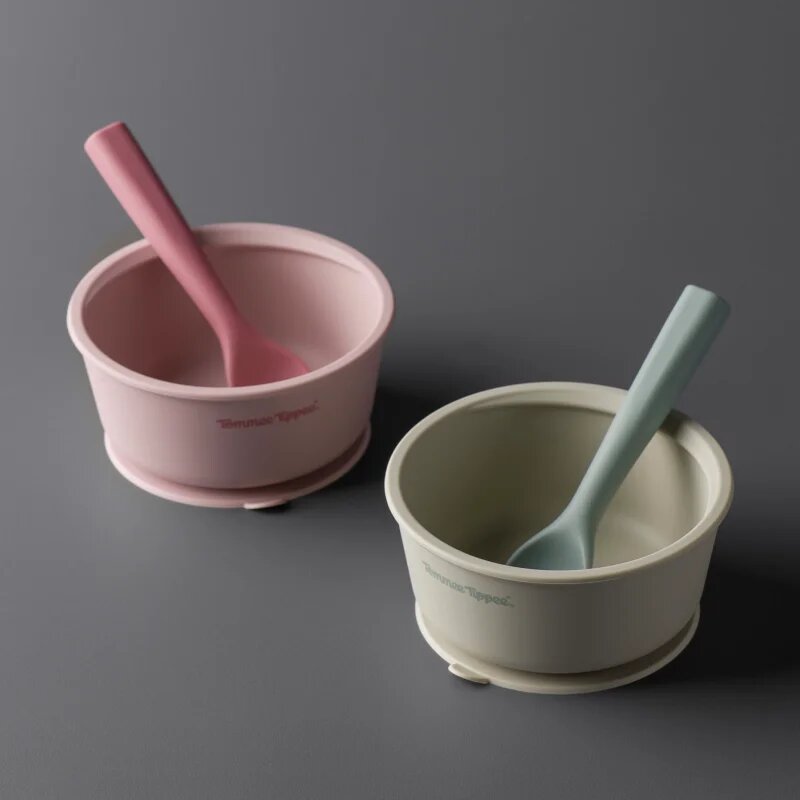 Tommee Tippee EasiStick™ Silicone Bowl & Spoon bol din silicon cu ventuză 4m+ Pink 1 buc