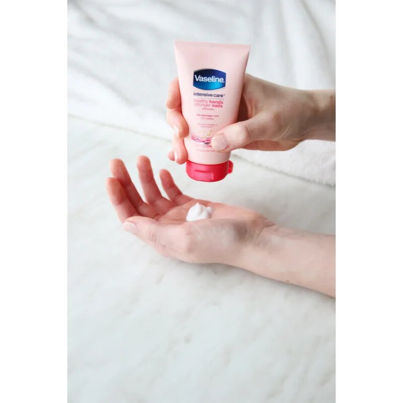 Vaseline Hand Care maini si unghii 75 ml