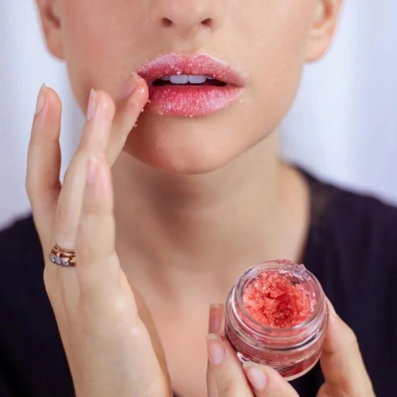 Venira Lip Scrub peeling Sour cherry 15 ml