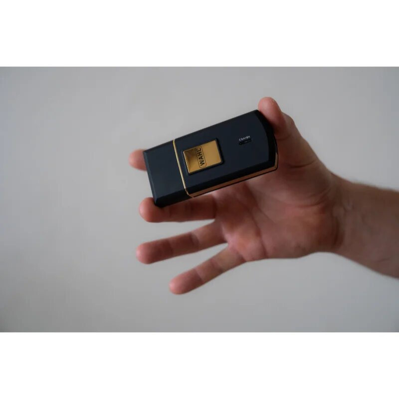 Wahl Travel Shaver Gold Edition aparat de barbierit pentru calatorie pentru barbă 1 buc