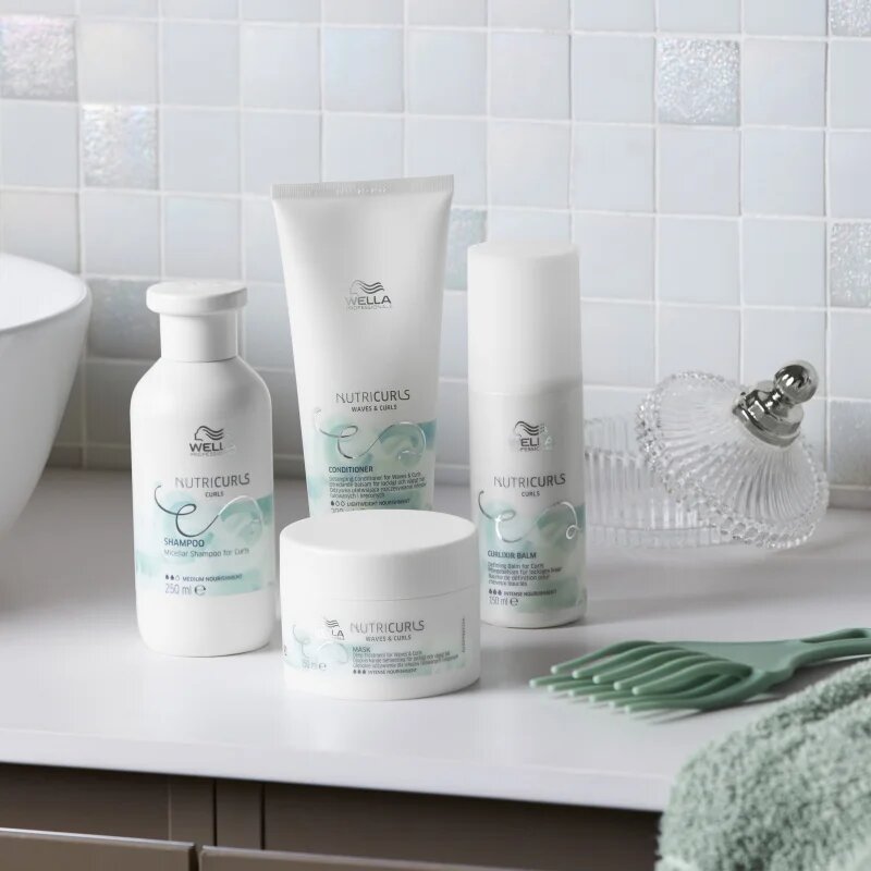 Wella Professionals Nutricurls Waves & Curls balsam hranitor pentru par usor de pieptanat 200 ml