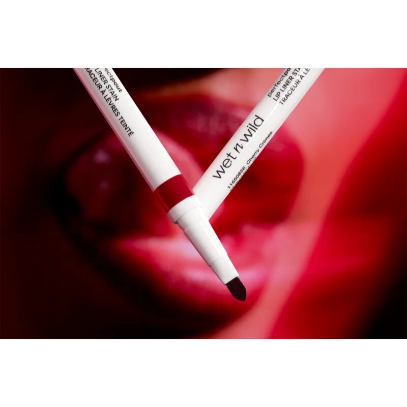 Wet n Wild Perfect Pout ruj tip cariocă culoare Cherry Crimes 0.5 ml