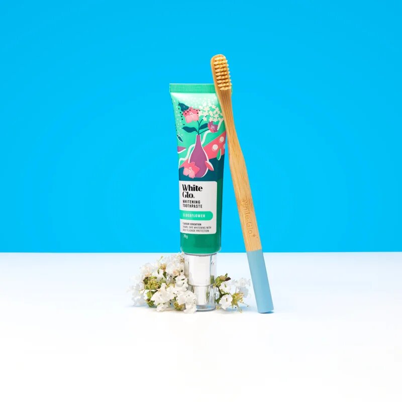White Glo Whitening Toothpaste Eldeflower pastă de dinți 70 g
