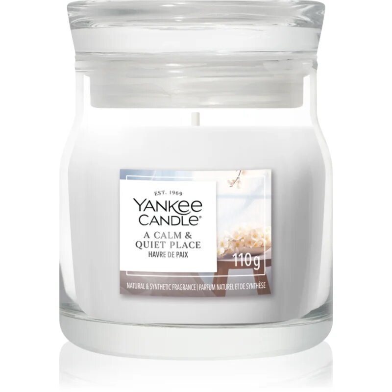 Yankee Candle A Calm & Quiet Place lumânare parfumată Signature 110 g