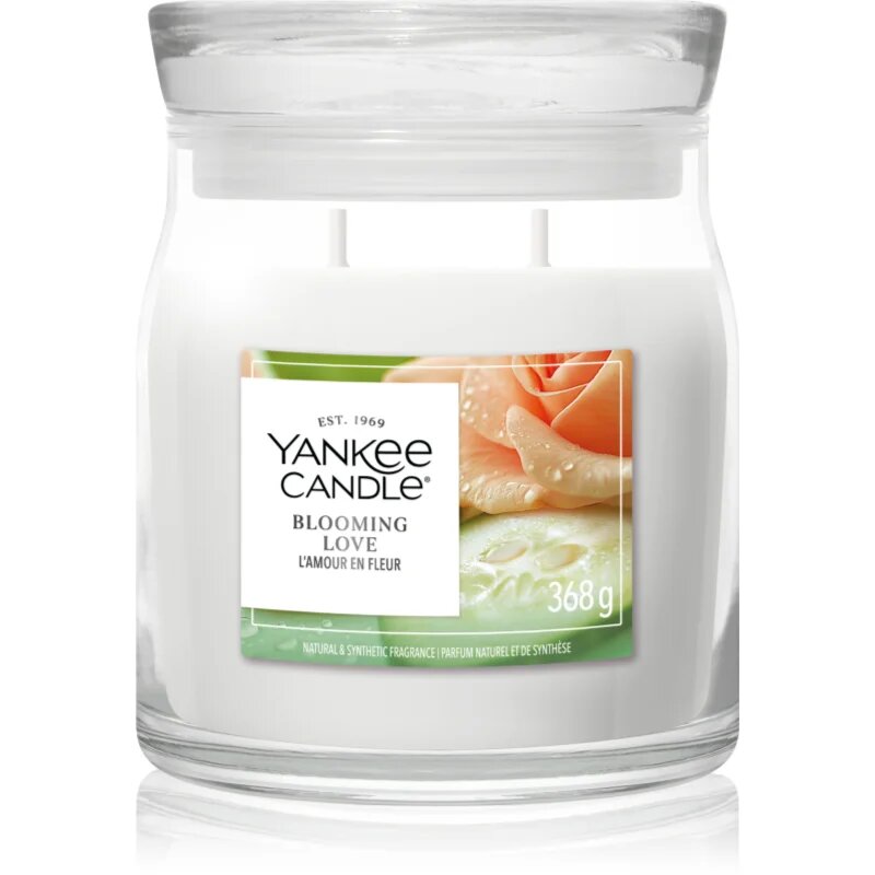 Blooming Love lumânare parfumată 368 g