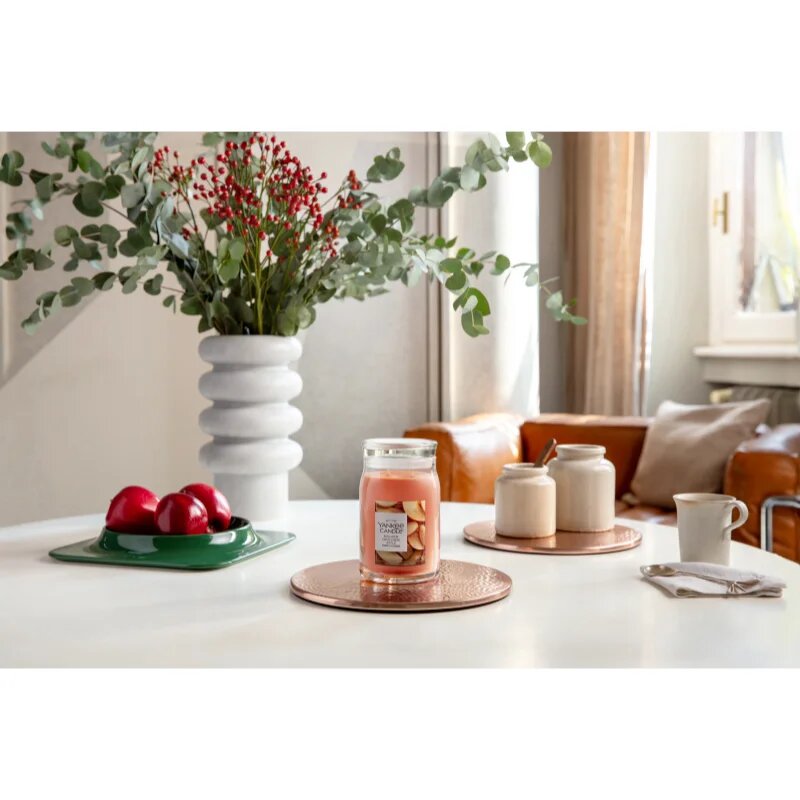 Yankee Candle Sugared Cinnamon Apple lumânare parfumată 567 g