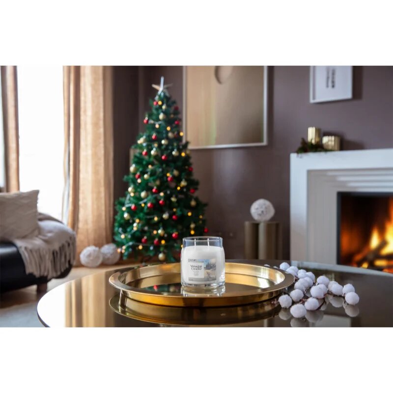 Yankee Candle Winter Walk lumânare parfumată 368 g