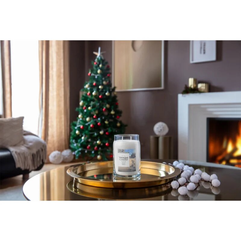 Yankee Candle Winter Walk lumânare parfumată 567 g
